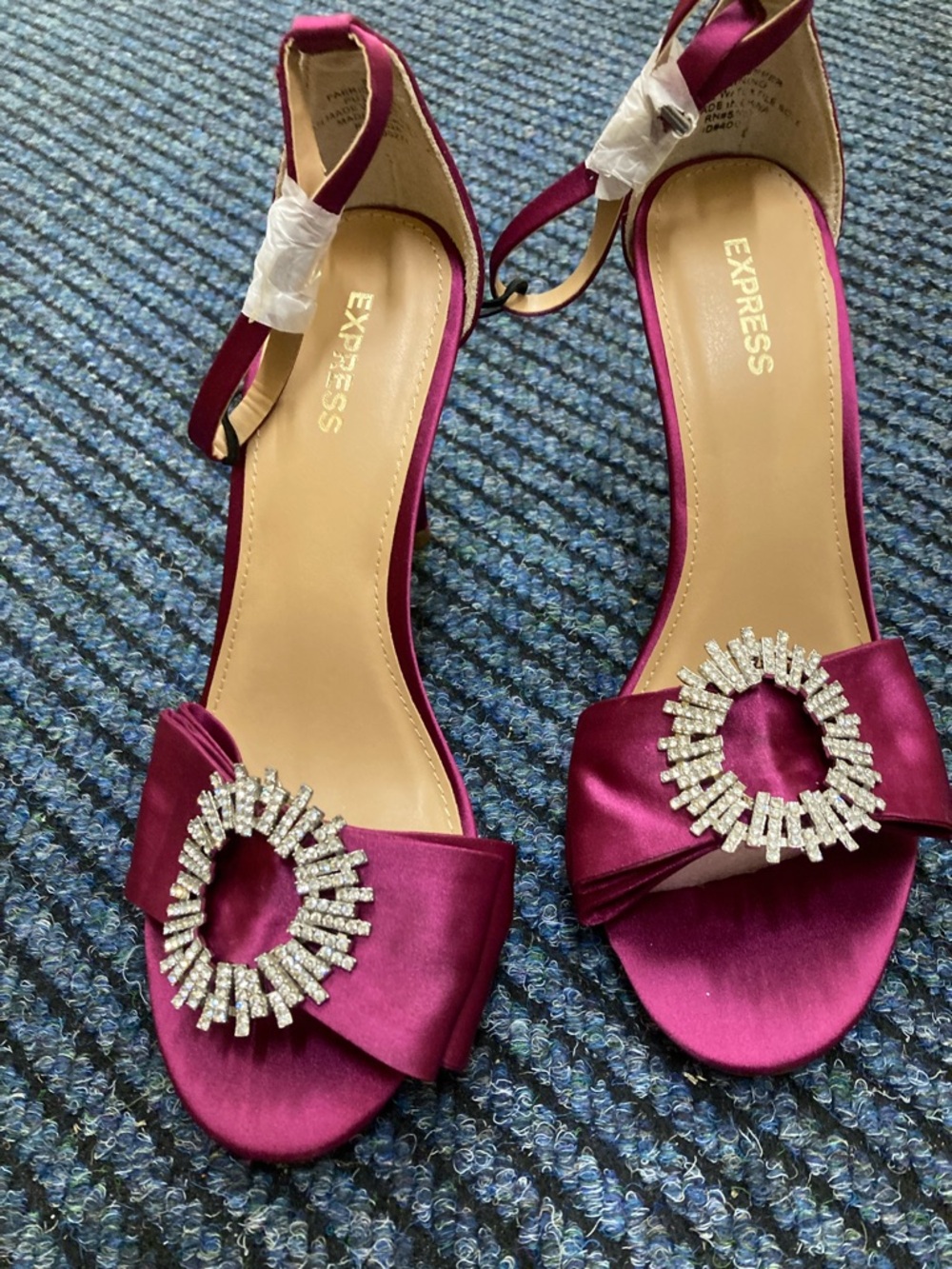 Express Magenta Satin Crystal-Buckle Ankle-Strap Heels
Size 8
